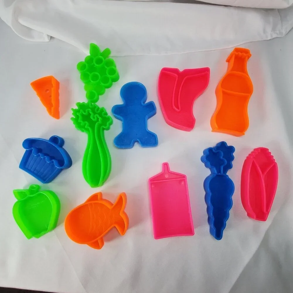 Vintage 1972 Mattel Tuff Stuff plastic Pretend play food Set Of 12 Food Grocery
